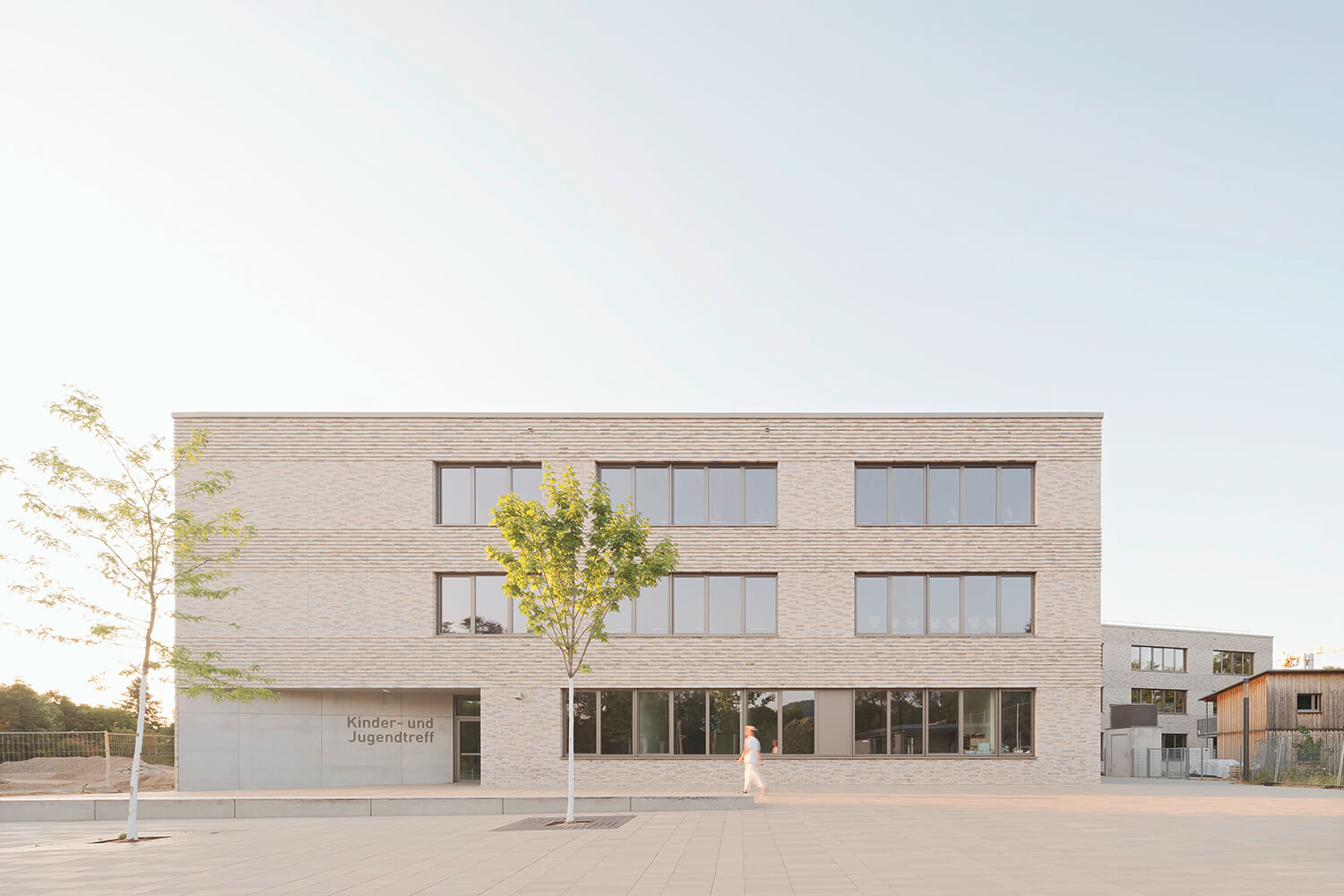 Die Staudinger Gesamtschule ist eine „Schule besonderer Art“. Ihre pädagogischen Leitziele – partnerschaftlich, selbstverantwortlich und integrativ – prägten auch unseren Entwurf.